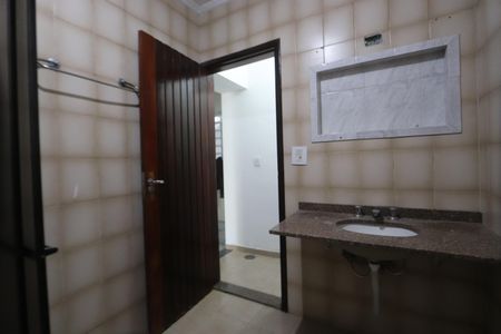 Banheiro de casa para alugar com 3 quartos, 200m² em Chácara Belenzinho, São Paulo