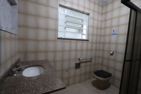 Casa para alugar com 200m², 3 quartos e 3 vagasBanheiro social