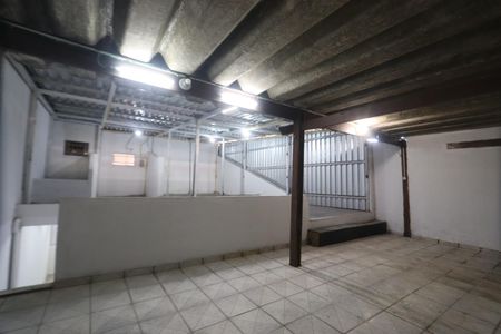 Casa para alugar com 200m², 3 quartos e 3 vagasGaragem de trás