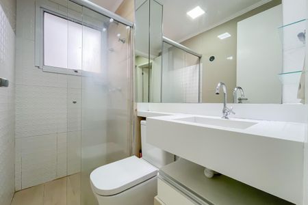 Banheiro  de apartamento para alugar com 2 quartos, 50m² em Jardim Roberto, Osasco