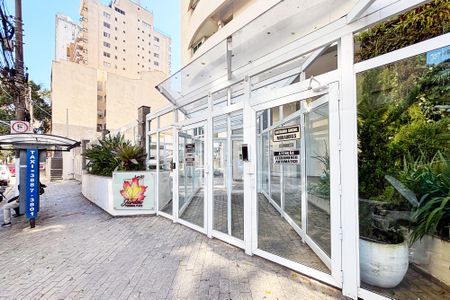 Apartamento para alugar com 40m², 2 quartos e 1 vaga Apartamento para alugar com 40m², 2 quartos e 1 vagaFachada