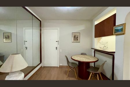 Apartamento à venda com 45m², 1 quarto e 1 vagaSala