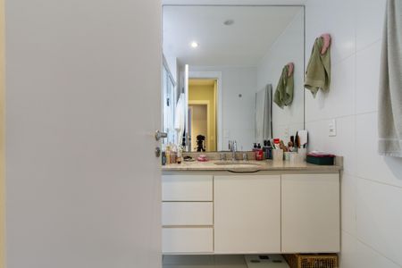 Apartamento à venda com 116m², 3 quartos e 2 vagas Apartamento à venda com 116m², 3 quartos e 2 vagasBanheiro da Suíte 1
