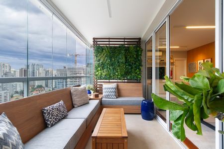 Apartamento à venda com 116m², 3 quartos e 2 vagas Apartamento à venda com 116m², 3 quartos e 2 vagasVaranda da Sala