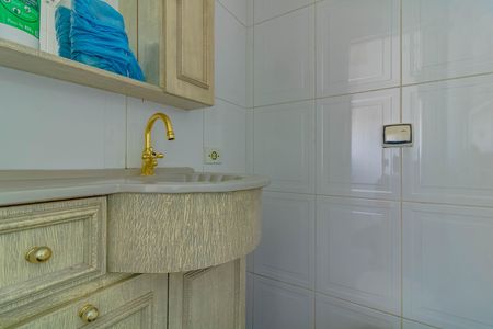 Apartamento para alugar com 72m², 2 quartos e 1 vaga Apartamento para alugar com 72m², 2 quartos e 1 vagaBanheiro de Serviço