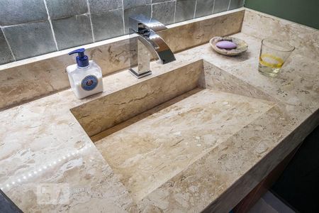 Apartamento à venda com 95m², 2 quartos e 1 vaga Apartamento à venda com 95m², 2 quartos e 1 vagaBanheiro da Suíte