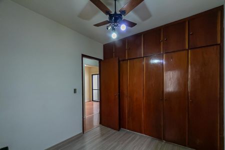 Apartamento para alugar com 124m², 3 quartos e 2 vagas Apartamento para alugar com 124m², 3 quartos e 2 vagasQuarto 2