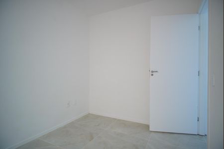 Quarto 1 de apartamento para alugar com 2 quartos, 74m² em Rubem Berta, Porto Alegre