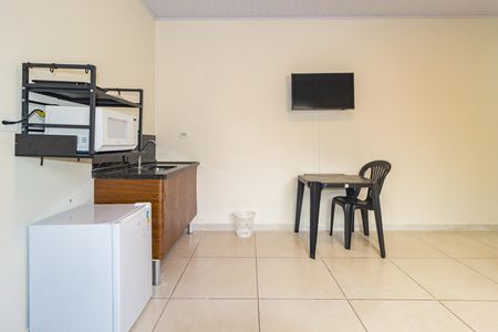 Cozinha de kitnet/studio para alugar com 1 quarto, 22m² em Vila Regente Feijó, São Paulo