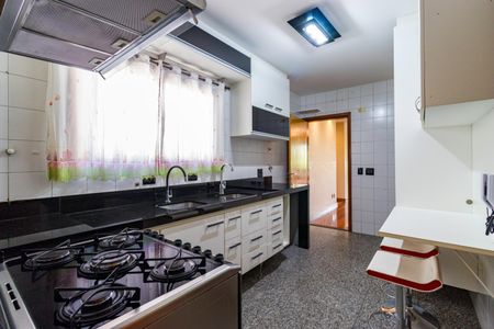 Apartamento para alugar com 155m², 3 quartos e 3 vagas Apartamento para alugar com 155m², 3 quartos e 3 vagasCozinha