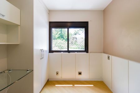 Apartamento para alugar com 155m², 3 quartos e 3 vagas Apartamento para alugar com 155m², 3 quartos e 3 vagasSuíte 2