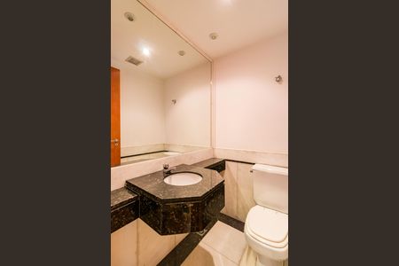 Apartamento para alugar com 155m², 3 quartos e 3 vagas Apartamento para alugar com 155m², 3 quartos e 3 vagasBanheiro