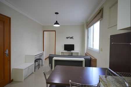 Sala/cozinha de apartamento para alugar com 1 quarto, 50m² em Centro, Florianópolis