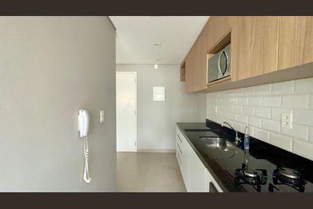 Cozinha de apartamento para alugar com 2 quartos, 56m² em Vila Anglo Brasileira, São Paulo