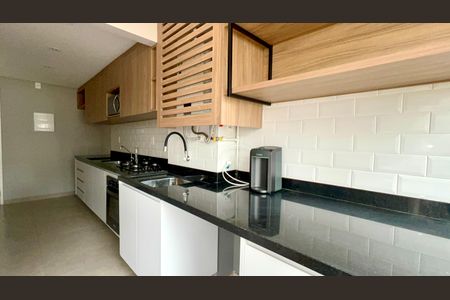 Área de Serviço de apartamento para alugar com 2 quartos, 56m² em Vila Anglo Brasileira, São Paulo