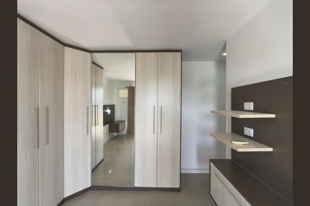 Apartamento à venda com 180m², 2 quartos e 2 vagas Apartamento à venda com 180m², 2 quartos e 2 vagasSuíte