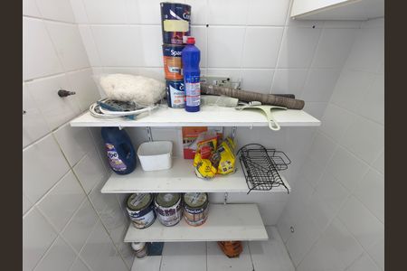 Apartamento à venda com 180m², 2 quartos e 2 vagas Apartamento à venda com 180m², 2 quartos e 2 vagasDespensa