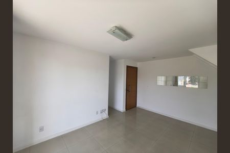 Apartamento à venda com 180m², 2 quartos e 2 vagas Apartamento à venda com 180m², 2 quartos e 2 vagasSala