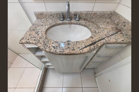 Apartamento à venda com 180m², 2 quartos e 2 vagas Apartamento à venda com 180m², 2 quartos e 2 vagasBanheiro da Suíte