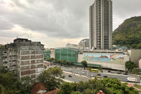 Apartamento para alugar com 90m², 2 quartos e 1 vaga