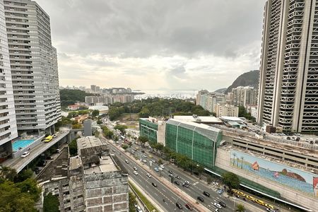 Apartamento para alugar com 90m², 2 quartos e 1 vaga