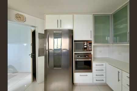 Apartamento para alugar com 200m², 3 quartos e 3 vagasCozinha