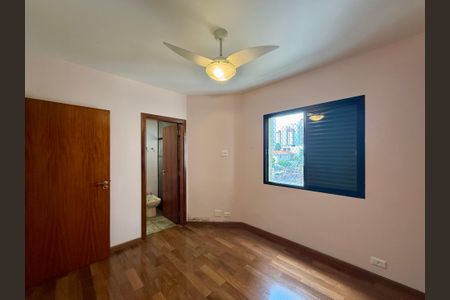 Apartamento para alugar com 200m², 3 quartos e 3 vagasSuíte 2