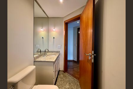 Apartamento para alugar com 200m², 3 quartos e 3 vagasBanheiro Social