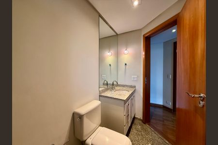 Apartamento para alugar com 200m², 3 quartos e 3 vagasBanheiro Social