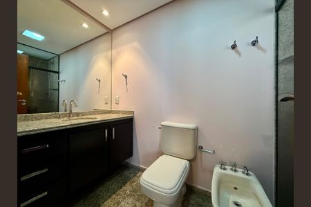 Apartamento para alugar com 200m², 3 quartos e 3 vagasBanheiro Suíte 2