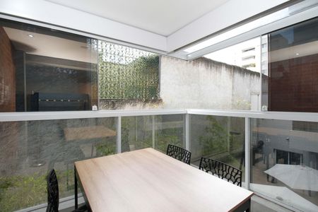 Varanda de kitnet/studio para alugar com 1 quarto, 30m² em Pinheiros, São Paulo