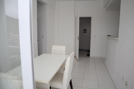 Apartamento à venda com 85m², 2 quartos e 2 vagasSala