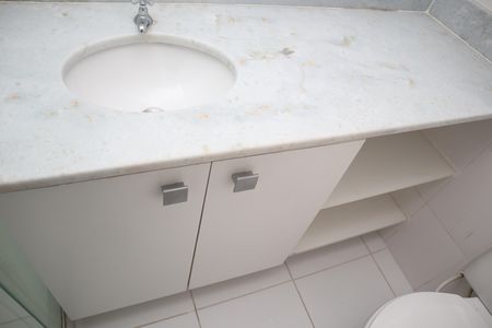 Apartamento à venda com 85m², 2 quartos e 2 vagasBanheiro da suíte