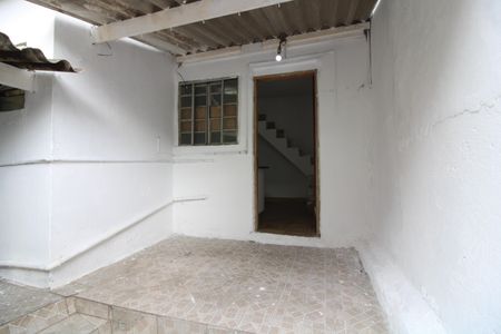 Casa para alugar com 65m², 2 quartos e sem vagaQuintal