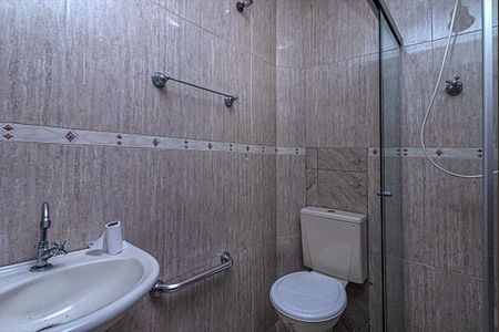 Casa à venda com 141m², 2 quartos e 2 vagasBanheiro de Serviço