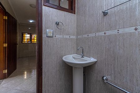 Casa à venda com 141m², 2 quartos e 2 vagasBanheiro de Serviço
