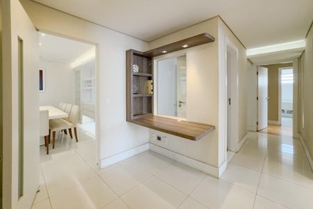 Apartamento à venda com 500m², 4 quartos e 2 vagasCorredor