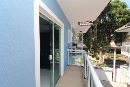 Casa de condomínio para alugar com 101m², 3 quartos e 2 vagasVaranda da Suíte