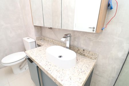 Casa de condomínio para alugar com 101m², 3 quartos e 2 vagasBanheiro da Suíte