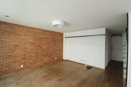 Casa de condomínio para alugar com 101m², 3 quartos e 2 vagasSala