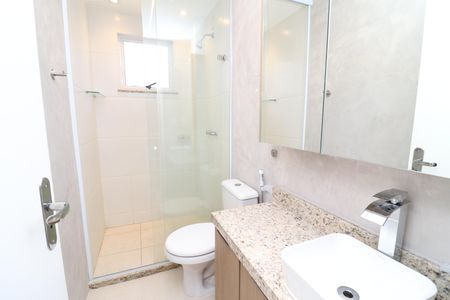 Casa de condomínio para alugar com 101m², 3 quartos e 2 vagasBanheiro Social