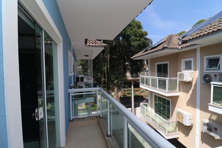 Casa de condomínio para alugar com 101m², 3 quartos e 2 vagasVaranda da Suíte