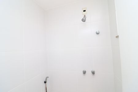 Casa de condomínio para alugar com 101m², 3 quartos e 2 vagasBanheiro de serviço