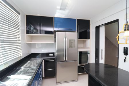 Casa de condomínio para alugar com 101m², 3 quartos e 2 vagasCozinha