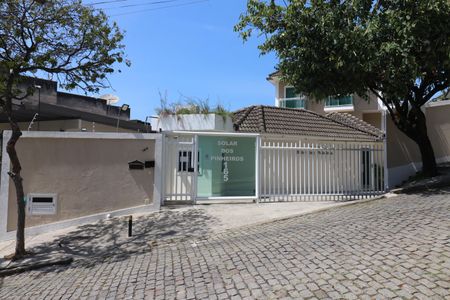 Casa de condomínio para alugar com 101m², 3 quartos e 2 vagasFachado do condomínio
