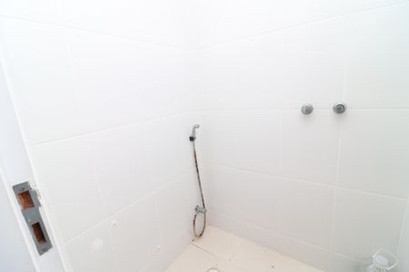 Casa de condomínio para alugar com 101m², 3 quartos e 2 vagasBanheiro de serviço