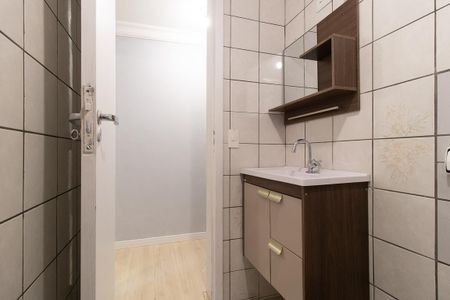 Banheiro Social de apartamento para alugar com 2 quartos, 49m² em Campo Comprido, Curitiba