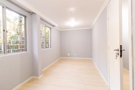 Quarto 1 de apartamento para alugar com 2 quartos, 49m² em Campo Comprido, Curitiba