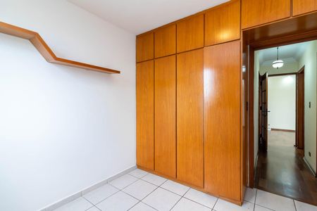 Apartamento à venda com 77m², 3 quartos e 1 vagaQuarto 2