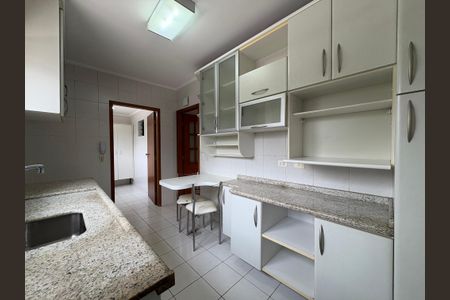 Apartamento à venda com 96m², 3 quartos e 2 vagasCozinha